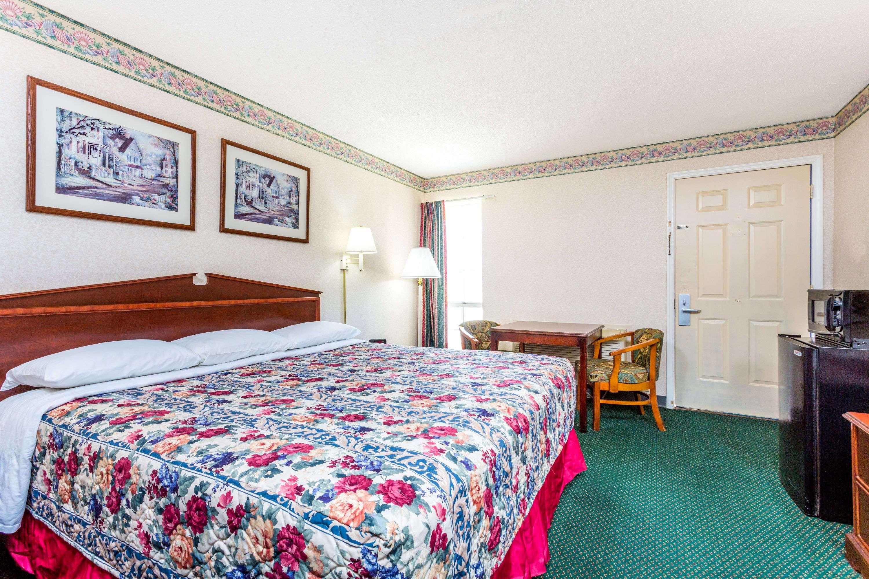 Days Inn By Wyndham Cornelia Exterior photo