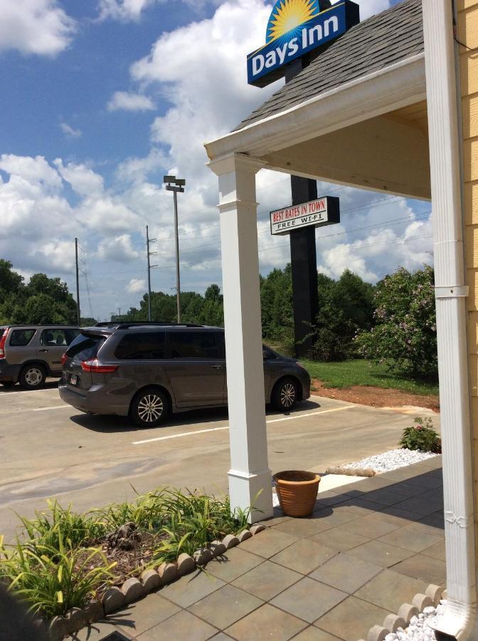 Days Inn By Wyndham Cornelia Exterior photo
